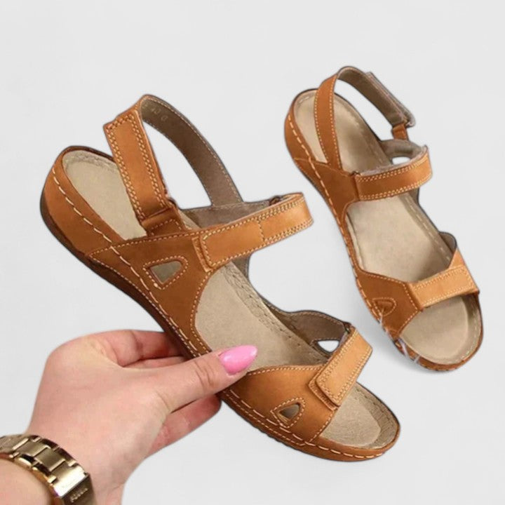 Avrie - Comfortabele platte sandalen